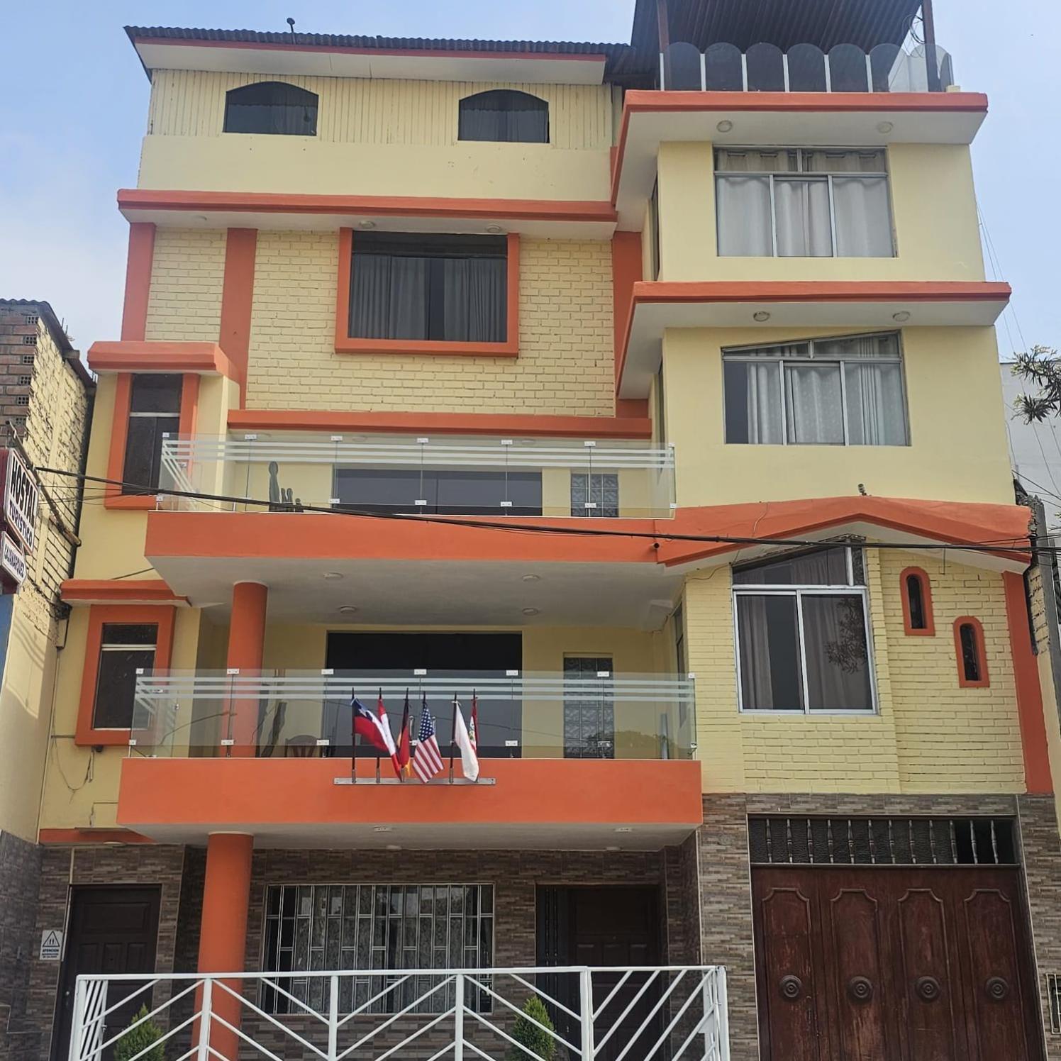 Hostal Turistico El Cajamarquez Лима Екстериор снимка