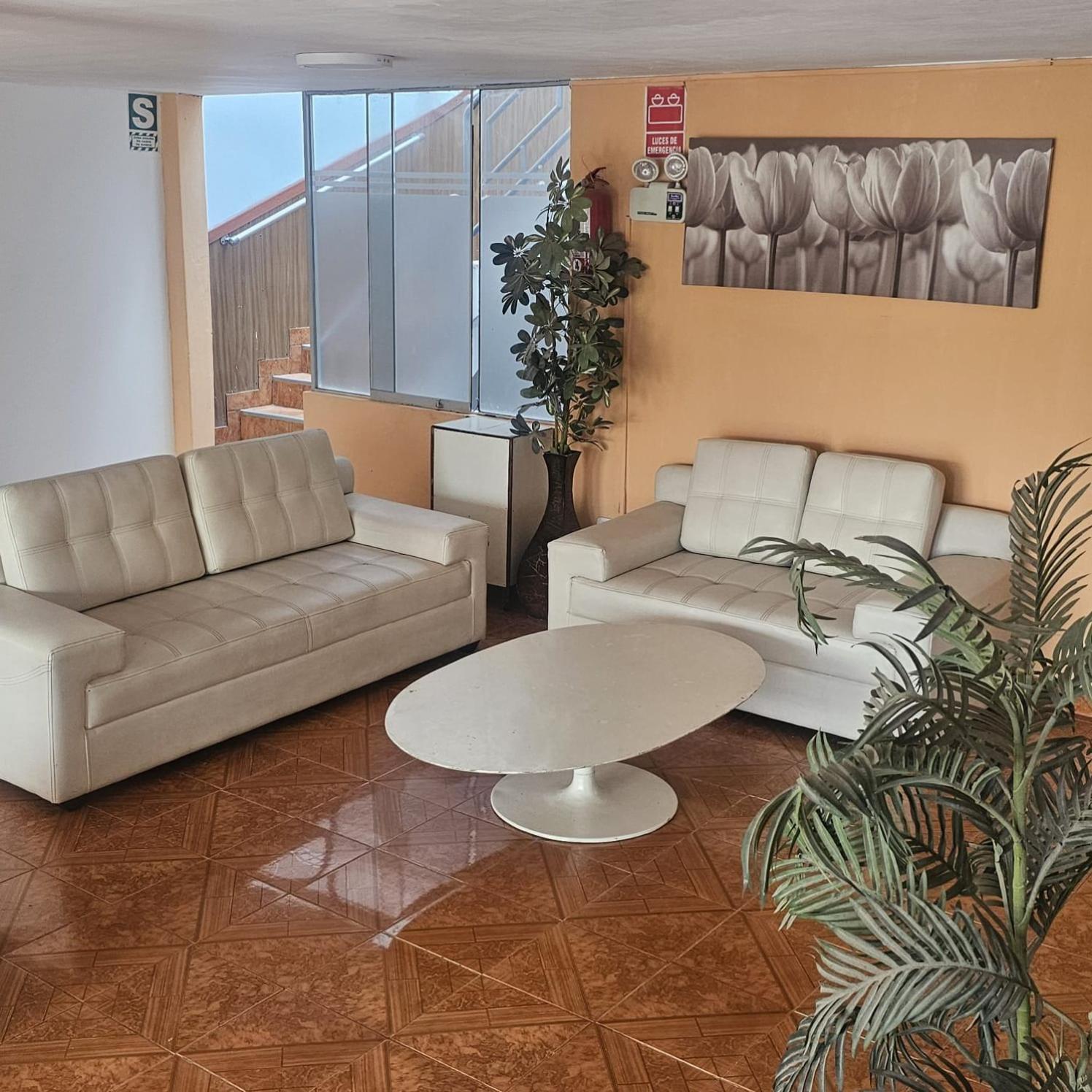 Hostal Turistico El Cajamarquez Лима Екстериор снимка